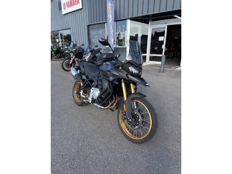 VOGE DS900X