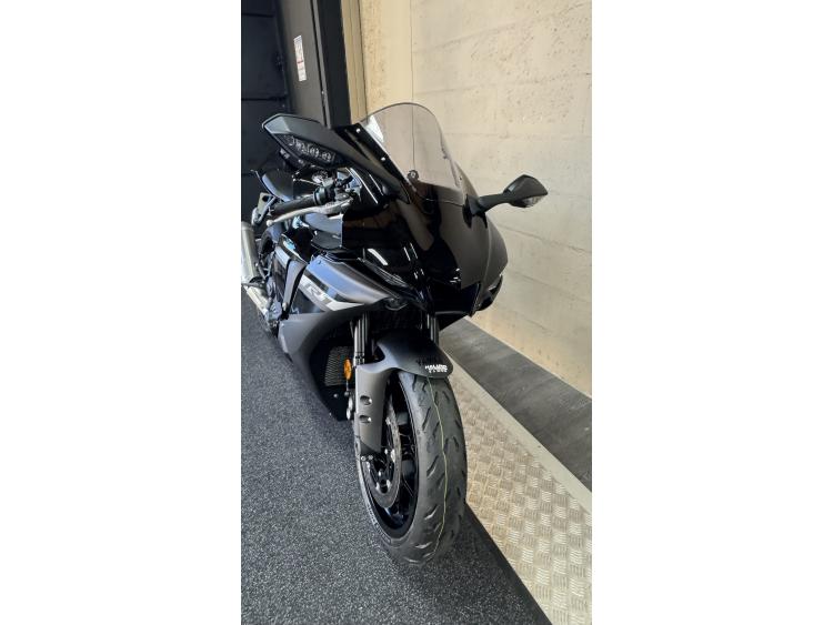 YAMAHA YZF 1000 R1