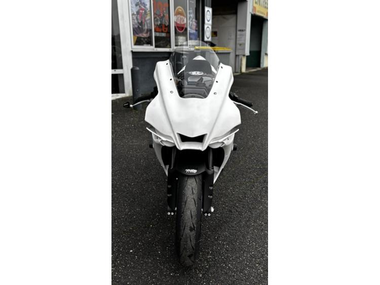 YAMAHA YZF 1000 R1 2024