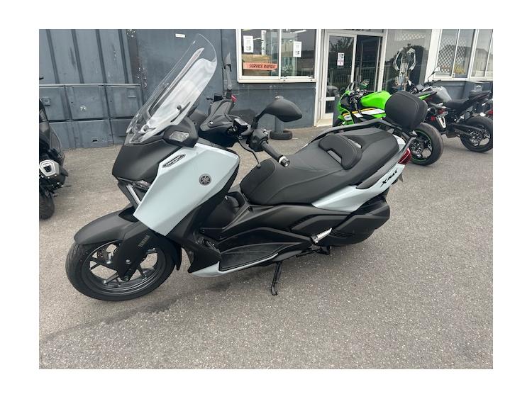 YAMAHA XMAX 300 Tech Max